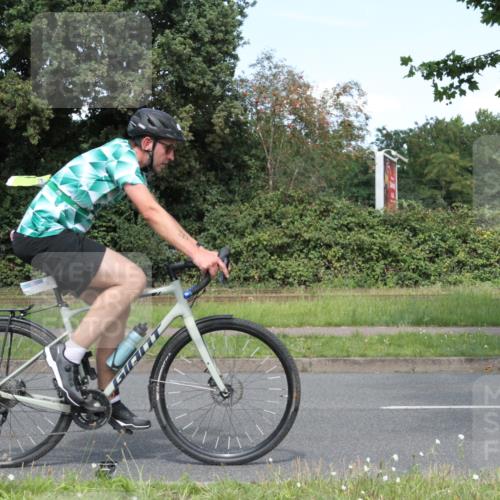 10.08.2025 - GEWOBA Citytriathlon Bremen Yannick Fuchs http://msf.ph/oto/8570550 10.08.2025 14:24:04 Radfahren 221 meine-sportfotos.de