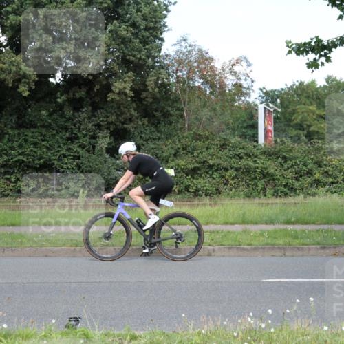 10.08.2025 - GEWOBA Citytriathlon Bremen Yannick Fuchs http://msf.ph/oto/8570556 10.08.2025 14:24:20 Radfahren 169, 436, 474 meine-sportfotos.de