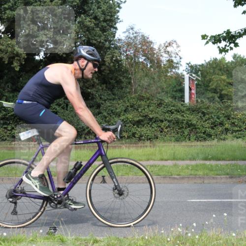 10.08.2025 - GEWOBA Citytriathlon Bremen Yannick Fuchs http://msf.ph/oto/8570568 10.08.2025 14:24:42 Radfahren 3, 165, 180, 247, 298, 332, 432, 488 meine-sportfotos.de