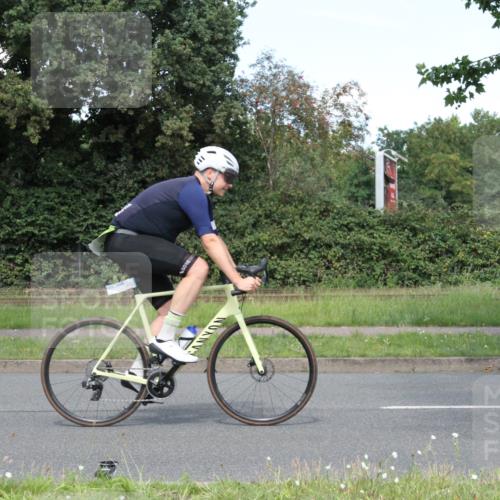 10.08.2025 - GEWOBA Citytriathlon Bremen Yannick Fuchs http://msf.ph/oto/8570569 10.08.2025 14:24:43 Radfahren 3, 165, 180, 247, 298, 332, 432, 488 meine-sportfotos.de