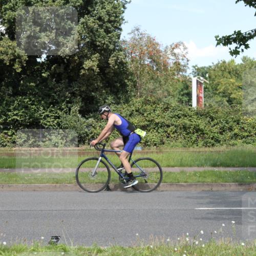 10.08.2025 - GEWOBA Citytriathlon Bremen Yannick Fuchs http://msf.ph/oto/8570577 10.08.2025 14:24:59 Radfahren 22, 166, 202, 235, 269, 332, 346, 432 meine-sportfotos.de