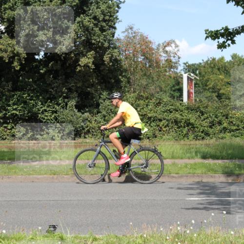 10.08.2025 - GEWOBA Citytriathlon Bremen Yannick Fuchs http://msf.ph/oto/8570579 10.08.2025 14:25:02 Radfahren 22, 166, 202, 235, 269, 332, 346, 432 meine-sportfotos.de