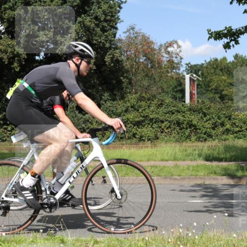 10.08.2025 - GEWOBA Citytriathlon Bremen Yannick Fuchs http://msf.ph/oto/8570588 10.08.2025 14:25:05 Radfahren 22, 49, 166, 202, 235, 267, 269, 270, 346, 462 meine-sportfotos.de