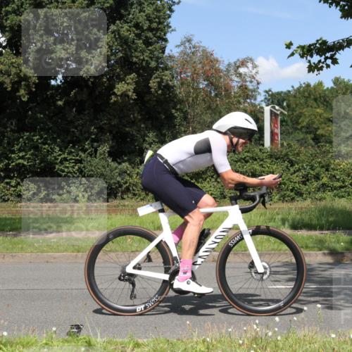 10.08.2025 - GEWOBA Citytriathlon Bremen Yannick Fuchs http://msf.ph/oto/8570592 10.08.2025 14:25:14 Radfahren 22, 49, 85, 166, 202, 208, 235, 267, 270, 323, 326, 336, 462, 479 meine-sportfotos.de