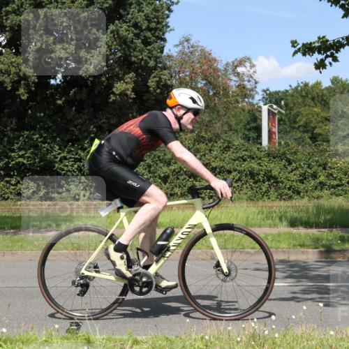 10.08.2025 - GEWOBA Citytriathlon Bremen Yannick Fuchs http://msf.ph/oto/8570596 10.08.2025 14:25:20 Radfahren 49, 85, 208, 267, 270, 323, 326, 336, 462, 479 meine-sportfotos.de