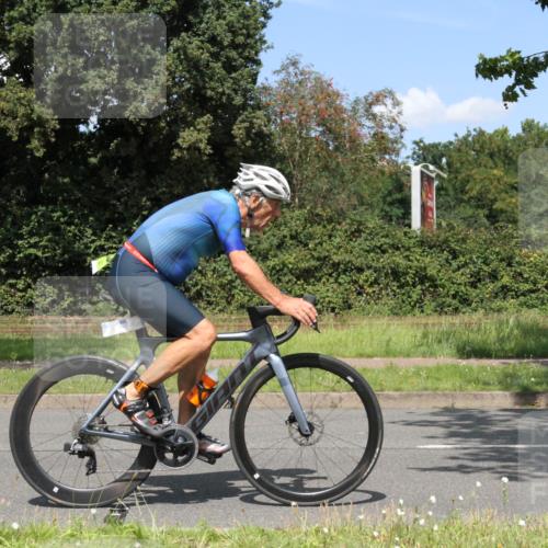 10.08.2025 - GEWOBA Citytriathlon Bremen Yannick Fuchs http://msf.ph/oto/8570602 10.08.2025 14:25:24 Radfahren 49, 85, 208, 267, 270, 323, 326, 336, 462, 479 meine-sportfotos.de