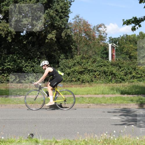 10.08.2025 - GEWOBA Citytriathlon Bremen Yannick Fuchs http://msf.ph/oto/8570610 10.08.2025 14:25:32 Radfahren 208, 323, 326, 336, 479 meine-sportfotos.de