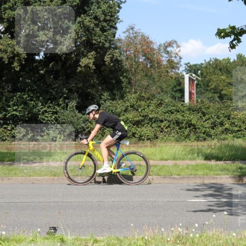 10.08.2025 - GEWOBA Citytriathlon Bremen Yannick Fuchs http://msf.ph/oto/8570616 10.08.2025 14:25:40 Radfahren 167, 499 meine-sportfotos.de