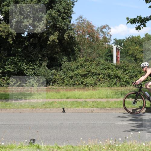 10.08.2025 - GEWOBA Citytriathlon Bremen Yannick Fuchs http://msf.ph/oto/8570639 10.08.2025 14:25:54 Radfahren 167, 181, 220, 273, 325, 331, 446, 499 meine-sportfotos.de