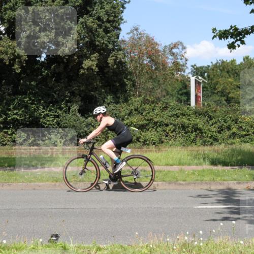 10.08.2025 - GEWOBA Citytriathlon Bremen Yannick Fuchs http://msf.ph/oto/8570640 10.08.2025 14:25:55 Radfahren 167, 181, 220, 273, 325, 331, 446, 499 meine-sportfotos.de