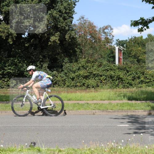 10.08.2025 - GEWOBA Citytriathlon Bremen Yannick Fuchs http://msf.ph/oto/8570644 10.08.2025 14:25:56 Radfahren 167, 181, 220, 273, 325, 331, 446, 499 meine-sportfotos.de