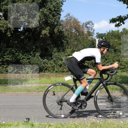 10.08.2025 - GEWOBA Citytriathlon Bremen Yannick Fuchs http://msf.ph/oto/8570646 10.08.2025 14:25:57 Radfahren 167, 181, 220, 273, 325, 331, 446, 499 meine-sportfotos.de