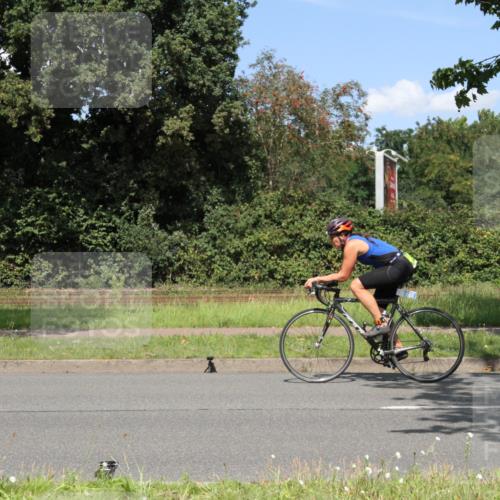10.08.2025 - GEWOBA Citytriathlon Bremen Yannick Fuchs http://msf.ph/oto/8570647 10.08.2025 14:25:57 Radfahren 167, 181, 220, 273, 325, 331, 446, 499 meine-sportfotos.de