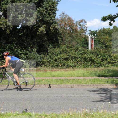 10.08.2025 - GEWOBA Citytriathlon Bremen Yannick Fuchs http://msf.ph/oto/8570648 10.08.2025 14:25:57 Radfahren 167, 181, 220, 273, 325, 331, 446, 499 meine-sportfotos.de
