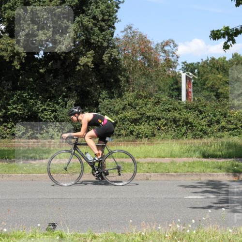 10.08.2025 - GEWOBA Citytriathlon Bremen Yannick Fuchs http://msf.ph/oto/8570650 10.08.2025 14:25:58 Radfahren 167, 181, 220, 231, 273, 325, 331, 446, 499 meine-sportfotos.de