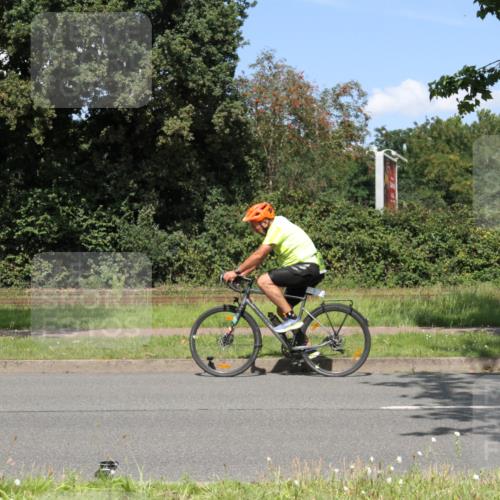 10.08.2025 - GEWOBA Citytriathlon Bremen Yannick Fuchs http://msf.ph/oto/8570661 10.08.2025 14:26:04 Radfahren 181, 220, 231, 273, 325, 331, 446 meine-sportfotos.de