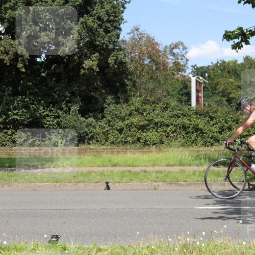 10.08.2025 - GEWOBA Citytriathlon Bremen Yannick Fuchs http://msf.ph/oto/8570668 10.08.2025 14:26:07 Radfahren 181, 220, 231, 273, 278, 325, 331, 446 meine-sportfotos.de