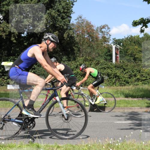 10.08.2025 - GEWOBA Citytriathlon Bremen Yannick Fuchs http://msf.ph/oto/8570669 10.08.2025 14:26:07 Radfahren 181, 220, 231, 273, 278, 325, 331, 446 meine-sportfotos.de