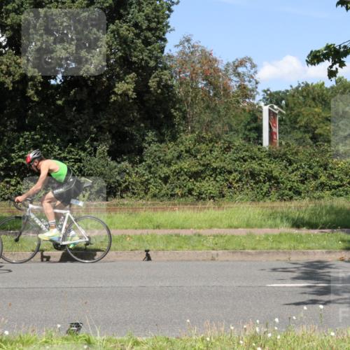 10.08.2025 - GEWOBA Citytriathlon Bremen Yannick Fuchs http://msf.ph/oto/8570670 10.08.2025 14:26:07 Radfahren 181, 220, 231, 273, 278, 325, 331, 446 meine-sportfotos.de
