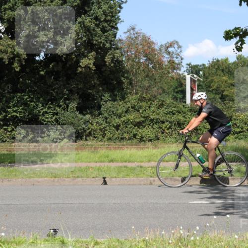 10.08.2025 - GEWOBA Citytriathlon Bremen Yannick Fuchs http://msf.ph/oto/8570686 10.08.2025 14:26:13 Radfahren 181, 220, 231, 273, 278, 325, 331 meine-sportfotos.de