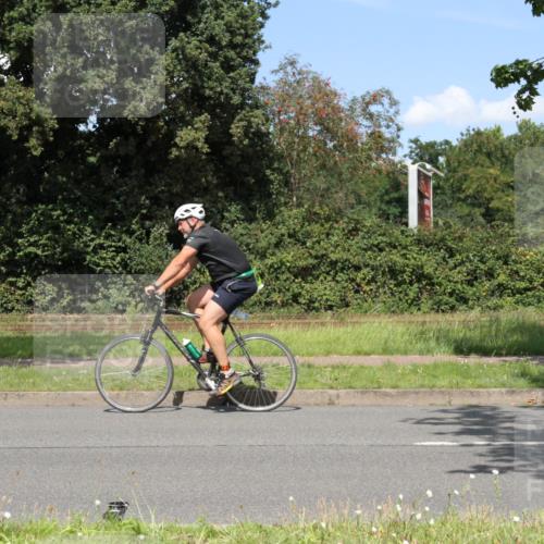 10.08.2025 - GEWOBA Citytriathlon Bremen Yannick Fuchs http://msf.ph/oto/8570687 10.08.2025 14:26:13 Radfahren 181, 220, 231, 273, 278, 325, 331 meine-sportfotos.de