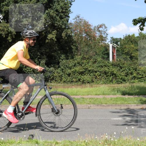10.08.2025 - GEWOBA Citytriathlon Bremen Yannick Fuchs http://msf.ph/oto/8570690 10.08.2025 14:26:14 Radfahren 220, 231, 273, 278, 325, 331, 360 meine-sportfotos.de