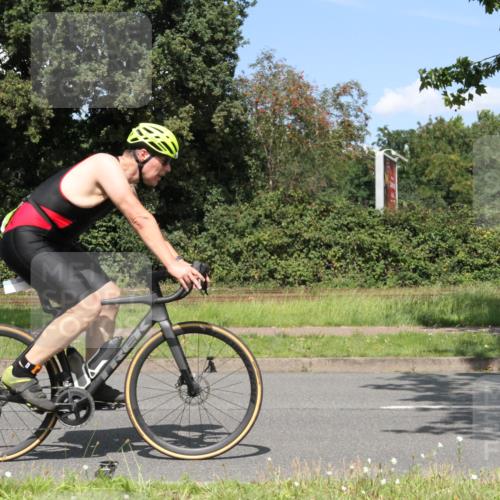 10.08.2025 - GEWOBA Citytriathlon Bremen Yannick Fuchs http://msf.ph/oto/8570702 10.08.2025 14:26:18 Radfahren 220, 231, 278, 325, 360, 404 meine-sportfotos.de