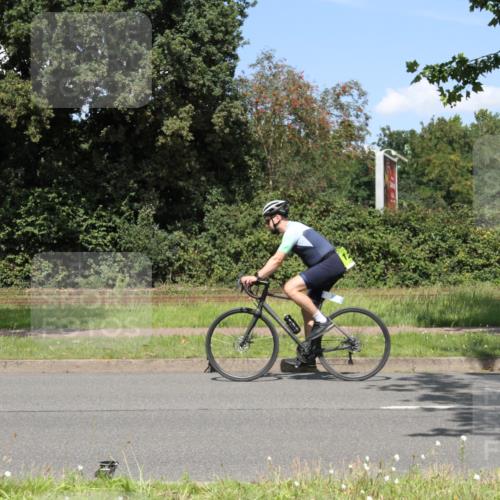 10.08.2025 - GEWOBA Citytriathlon Bremen Yannick Fuchs http://msf.ph/oto/8570711 10.08.2025 14:26:21 Radfahren 231, 278, 360, 404, 453 meine-sportfotos.de