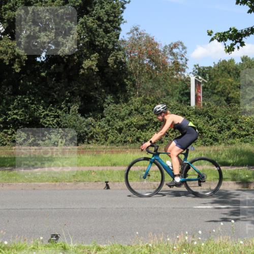 10.08.2025 - GEWOBA Citytriathlon Bremen Yannick Fuchs http://msf.ph/oto/8570713 10.08.2025 14:26:22 Radfahren 231, 278, 360, 404, 453, 532 meine-sportfotos.de