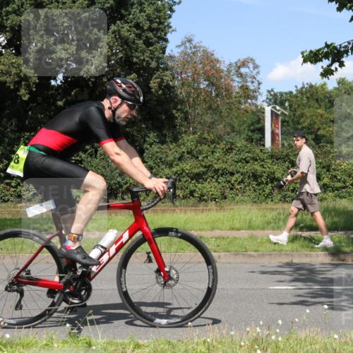 10.08.2025 - GEWOBA Citytriathlon Bremen Yannick Fuchs http://msf.ph/oto/8570727 10.08.2025 14:26:27 Radfahren 278, 358, 360, 404, 453, 532 meine-sportfotos.de