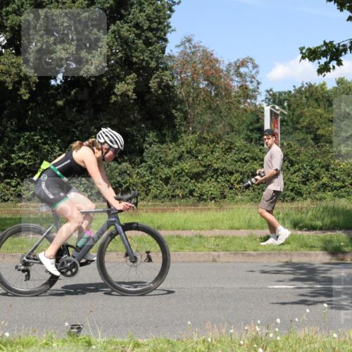 10.08.2025 - GEWOBA Citytriathlon Bremen Yannick Fuchs http://msf.ph/oto/8570728 10.08.2025 14:26:27 Radfahren 278, 358, 360, 404, 453, 532 meine-sportfotos.de