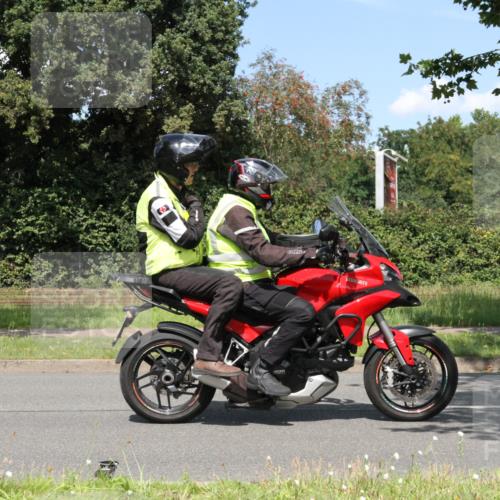 10.08.2025 - GEWOBA Citytriathlon Bremen Yannick Fuchs http://msf.ph/oto/8570760 10.08.2025 14:26:42 Radfahren 349, 358, 372, 404, 408, 422, 445, 453, 484, 532 meine-sportfotos.de