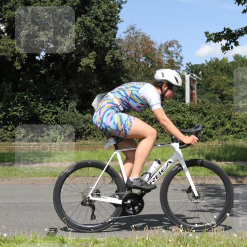 10.08.2025 - GEWOBA Citytriathlon Bremen Yannick Fuchs http://msf.ph/oto/8570765 10.08.2025 14:26:52 Radfahren 349, 358, 372, 408, 422, 445, 484, 497 meine-sportfotos.de