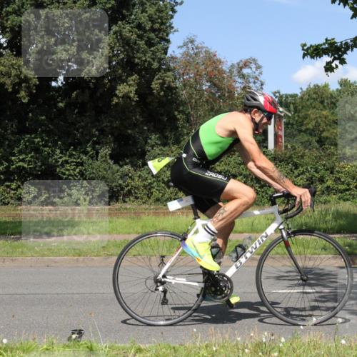 10.08.2025 - GEWOBA Citytriathlon Bremen Yannick Fuchs http://msf.ph/oto/8570769 10.08.2025 14:27:11 Radfahren 189, 196, 276, 286, 305, 318, 441, 457 meine-sportfotos.de