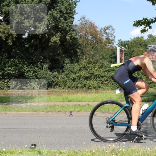 10.08.2025 - GEWOBA Citytriathlon Bremen Yannick Fuchs http://msf.ph/oto/8570773 10.08.2025 14:27:21 Radfahren 120, 189, 196, 276, 286, 318, 320, 441, 457 meine-sportfotos.de
