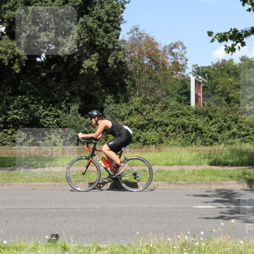 10.08.2025 - GEWOBA Citytriathlon Bremen Yannick Fuchs http://msf.ph/oto/8570774 10.08.2025 14:27:22 Radfahren 120, 189, 196, 286, 318, 320, 441, 457 meine-sportfotos.de