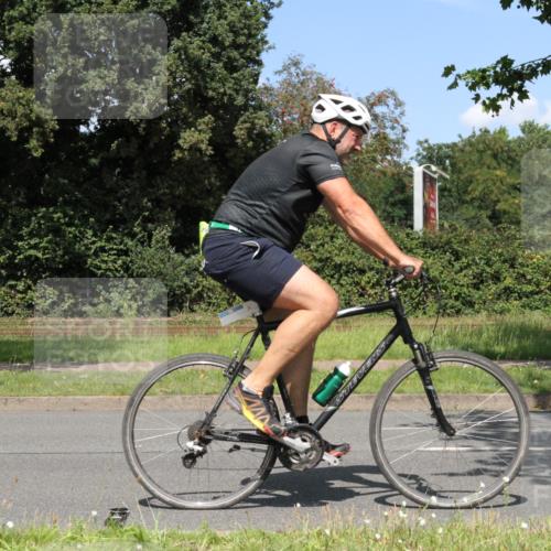 10.08.2025 - GEWOBA Citytriathlon Bremen Yannick Fuchs http://msf.ph/oto/8570775 10.08.2025 14:27:23 Radfahren 120, 196, 286, 320, 441, 457 meine-sportfotos.de