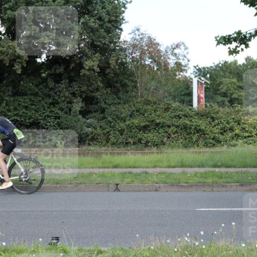 10.08.2025 - GEWOBA Citytriathlon Bremen Yannick Fuchs http://msf.ph/oto/8570789 10.08.2025 14:27:30 Radfahren 120, 156, 286, 320, 363, 441 meine-sportfotos.de