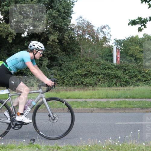 10.08.2025 - GEWOBA Citytriathlon Bremen Yannick Fuchs http://msf.ph/oto/8570812 10.08.2025 14:27:40 Radfahren 156, 194, 320, 322, 363 meine-sportfotos.de