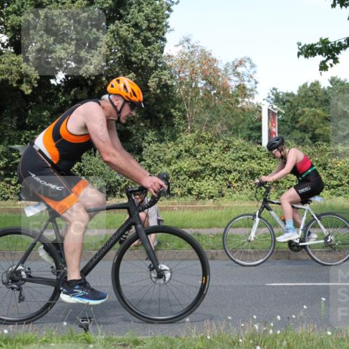 10.08.2025 - GEWOBA Citytriathlon Bremen Yannick Fuchs http://msf.ph/oto/8570853 10.08.2025 14:27:57 Radfahren 70, 159, 194, 293, 322 meine-sportfotos.de