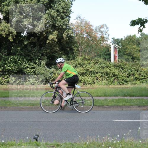 10.08.2025 - GEWOBA Citytriathlon Bremen Yannick Fuchs http://msf.ph/oto/8570857 10.08.2025 14:28:00 Radfahren 70, 159, 194, 293, 322 meine-sportfotos.de