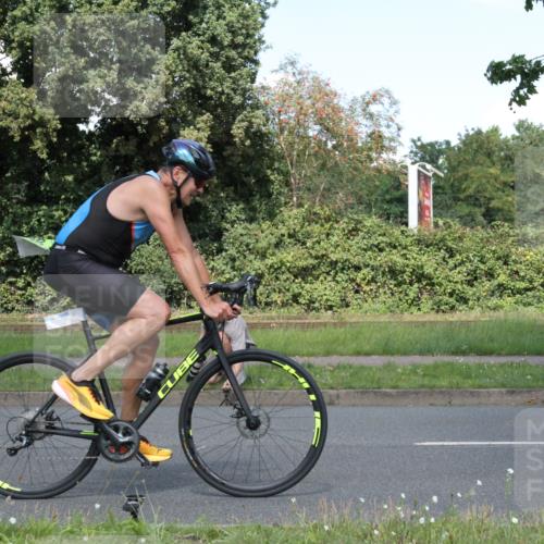 10.08.2025 - GEWOBA Citytriathlon Bremen Yannick Fuchs http://msf.ph/oto/8570858 10.08.2025 14:28:01 Radfahren 70, 159, 194, 293, 322 meine-sportfotos.de