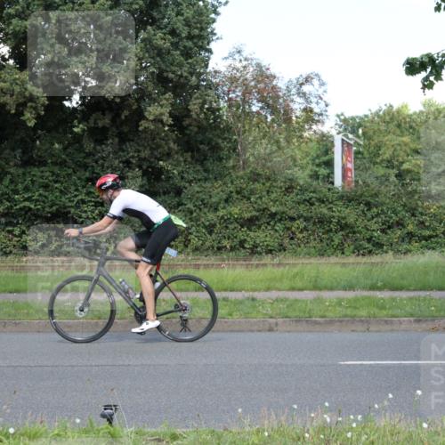 10.08.2025 - GEWOBA Citytriathlon Bremen Yannick Fuchs http://msf.ph/oto/8570863 10.08.2025 14:28:12 Radfahren 70, 382, 448 meine-sportfotos.de