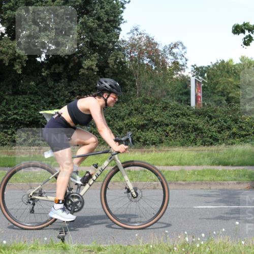 10.08.2025 - GEWOBA Citytriathlon Bremen Yannick Fuchs http://msf.ph/oto/8570865 10.08.2025 14:28:19 Radfahren 70, 382, 401, 448 meine-sportfotos.de