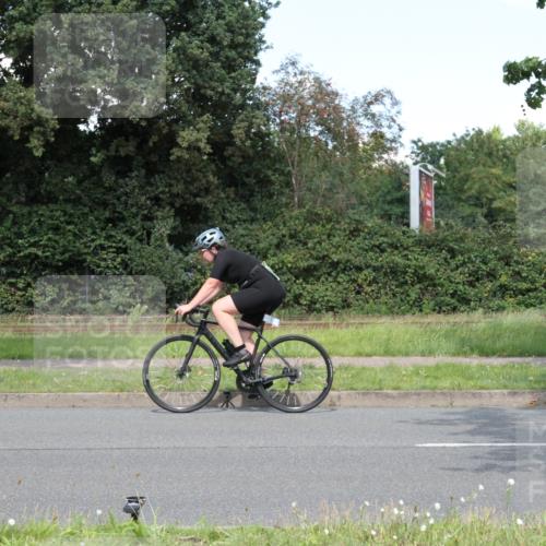 10.08.2025 - GEWOBA Citytriathlon Bremen Yannick Fuchs http://msf.ph/oto/8570866 10.08.2025 14:28:19 Radfahren 70, 382, 401, 448 meine-sportfotos.de