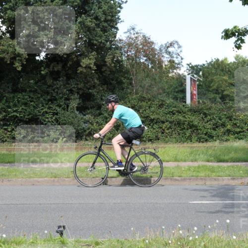 10.08.2025 - GEWOBA Citytriathlon Bremen Yannick Fuchs http://msf.ph/oto/8570868 10.08.2025 14:28:20 Radfahren 70, 382, 401, 448 meine-sportfotos.de