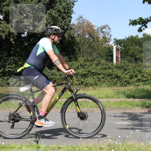 10.08.2025 - GEWOBA Citytriathlon Bremen Yannick Fuchs http://msf.ph/oto/8570883 10.08.2025 14:28:42 Radfahren 171, 193, 237, 350, 367, 401, 467, 483 meine-sportfotos.de