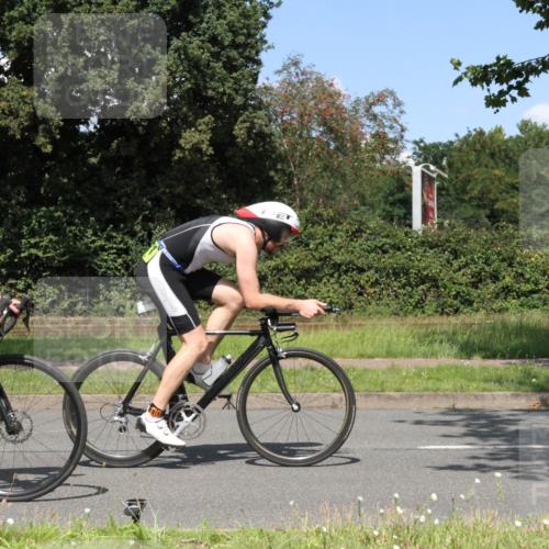 10.08.2025 - GEWOBA Citytriathlon Bremen Yannick Fuchs http://msf.ph/oto/8570886 10.08.2025 14:28:44 Radfahren 171, 193, 237, 350, 367, 401, 467, 483 meine-sportfotos.de