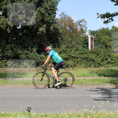 10.08.2025 - GEWOBA Citytriathlon Bremen Yannick Fuchs http://msf.ph/oto/8570900 10.08.2025 14:28:54 Radfahren 168, 171, 172, 193, 321, 350, 403, 467, 483 meine-sportfotos.de