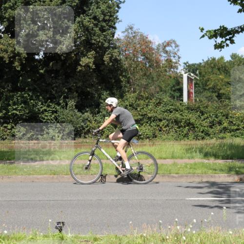 10.08.2025 - GEWOBA Citytriathlon Bremen Yannick Fuchs http://msf.ph/oto/8570912 10.08.2025 14:28:59 Radfahren 168, 172, 193, 321, 350, 403 meine-sportfotos.de